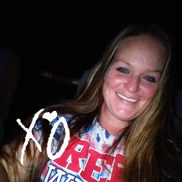 Meet your Posher, Jennifer - Picture 1 of 1